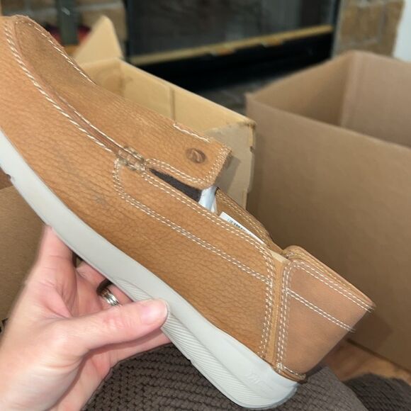 Collection by Clark's - Picture 3 of 4